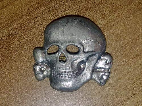 Controversial SS cap skull: 3 edge prong design