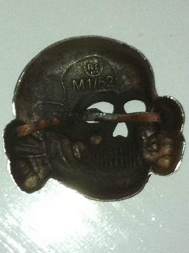 Totenkopf m1/52 Cap Badge