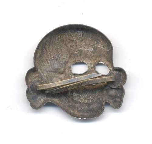 Totenkopf m1/52 Cap Badge