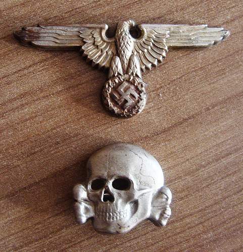 SS cap eagles and skulls