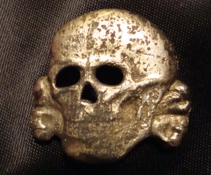 Looking for a 2nd pattern Totenkopf skull for display
