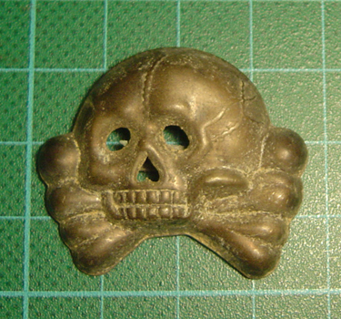 SS Totenkopf badge- Genuine?