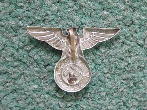 1st pattern deathshead cap badge