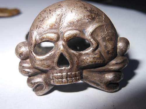 early skull or fake ?