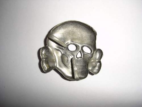 Ebay Assmann skull: 3 edge prong design?