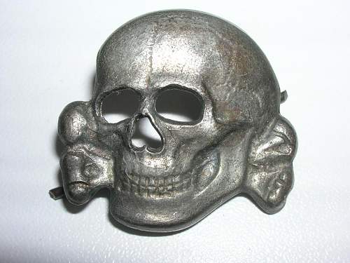 unmarked ss cap skull-original?
