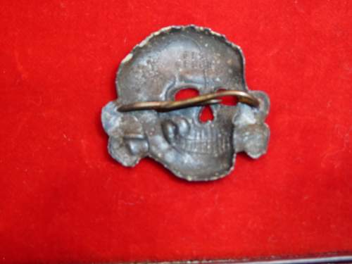 Please help with unmarked SS Cap Skull
