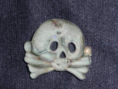 Four Danziger type skulls