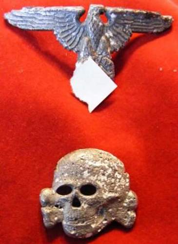 SS cap eagle and 2 skulls original?