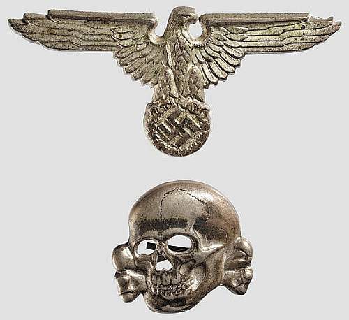 RZM M1/52 - Deschler &amp; Sohn  Totenkopf Cap insignia