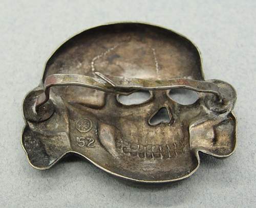 Replica totenkopf?