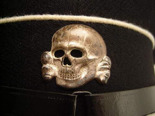 Replica totenkopf?