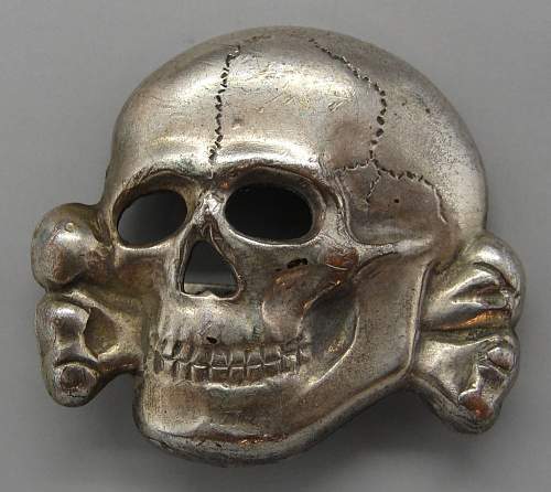 Replica totenkopf?