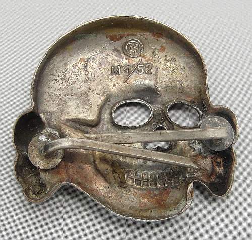 Replica totenkopf?