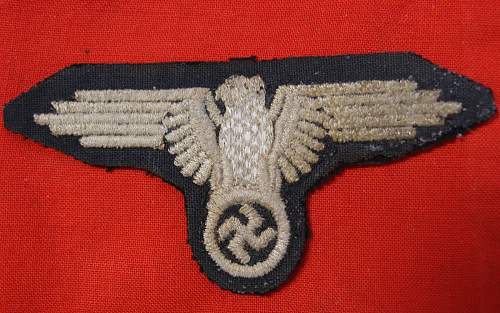 WWII Waffen-SS Elite M40 Götz von Berlichingen &amp; M43 Signal Corps Tunics complete with Insignia (Authentic or Fake?) Help?