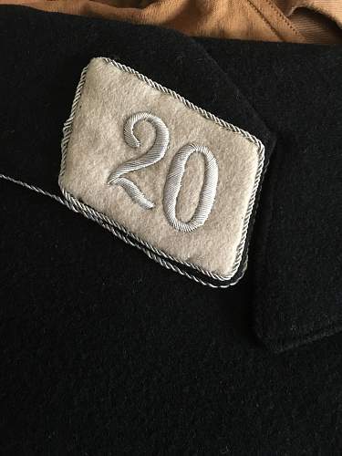 How early is this SS collar tab?