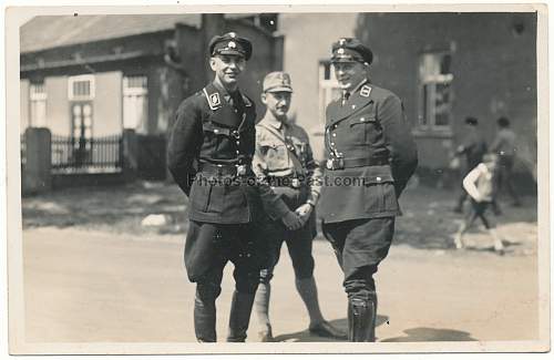 Schaub with cap without piping and the kepi with the leather peak, all in 1932!