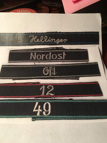 Cuff titles of the Allgem. SS with colored borders.
