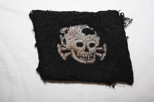 Help, Totenkopf em  collar tab, real or fake ?