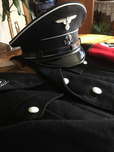 Fake SS tunic at Finnish militaria fair