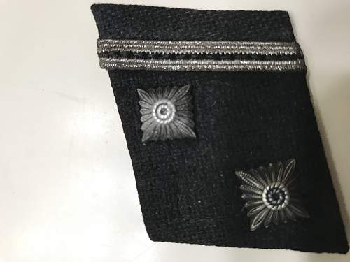 SS Sturmscharfuhrer collar tabs