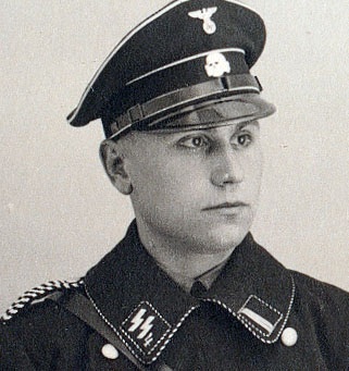 Allgemeine SS wearing SS Kraetzchen photograph