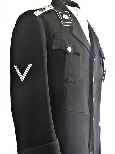 Totenkopfverbande Oberbayern Hauptstürmfuhrer's black service tunic for sale :-)