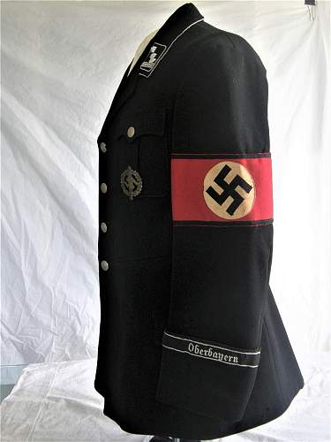 Totenkopfverbande Oberbayern Hauptstürmfuhrer's black service tunic for sale :-)