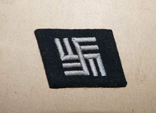 Estonia collar tab