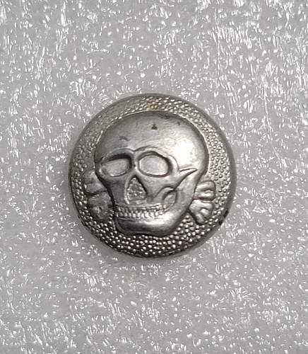 Is this original??.. Unmarked totenkopf button