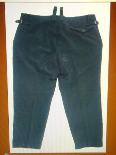 Black &#991;&#991; trousers Original?