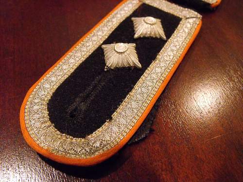 Hauptscharfuhrer Shoulder Boards