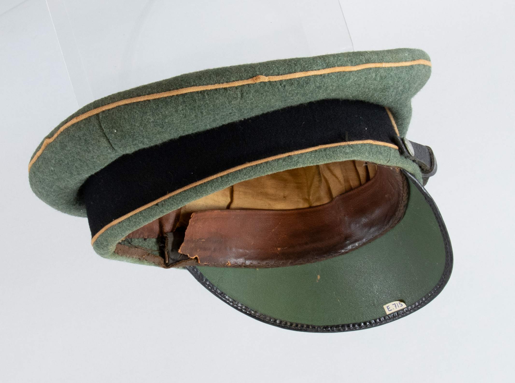 WW2 German, Soviet, Allied militaria, uniforms, awards, weapons history.  War relics forum