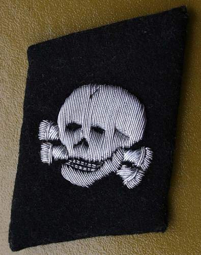 Totenkopf collar tab original?