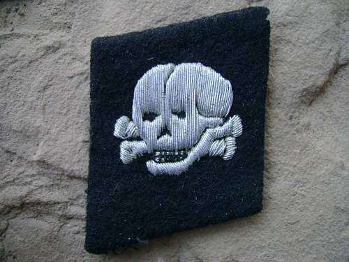 Totenkopf collar tab original?