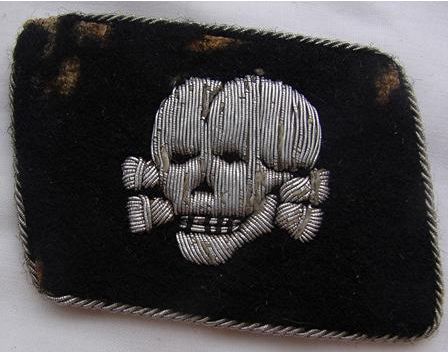 Totenkopf collar tab original?