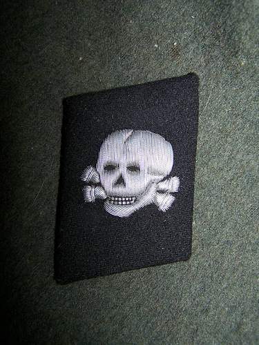 Totenkopf collar tab original?