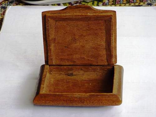 Cigarette case - oak - SS POW art?