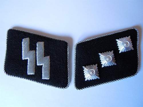 Collar tabs for Untersturmführer