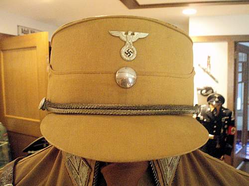 a black SS officer's cap of early make