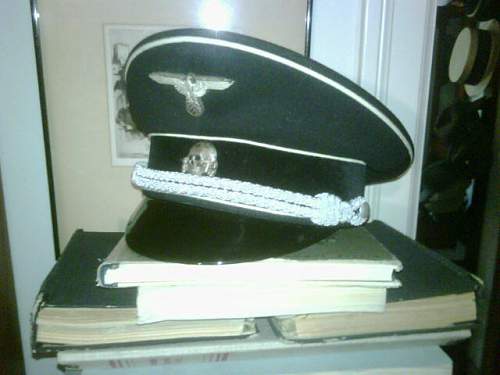 a black SS officer's cap of early make