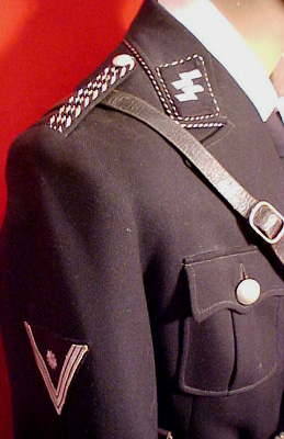 SS Kampfbinde (Armband) uniform attached