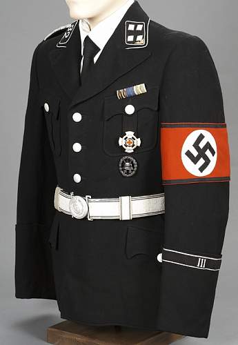 SS Kampfbinde (Armband) uniform attached