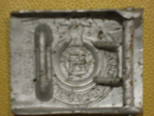 New pics of things found on battlefield with metal detector.