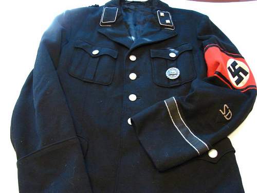 Black SD uniform.