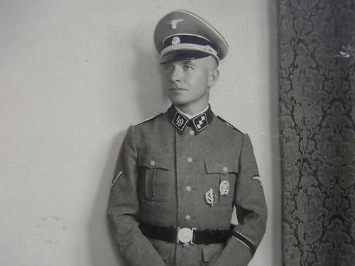 Closed-Collar Feldgrau A-SS Uniform