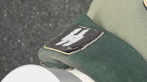 waffen ss tunic dodgy   at best