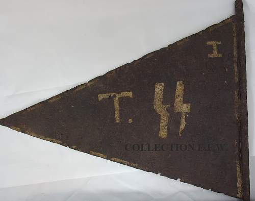 SS vehicle pennant