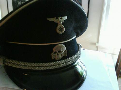 Help on Black SS officers visor