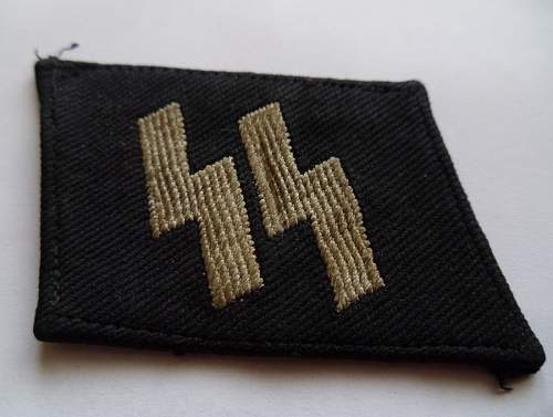 Flat wire SS runes collar tab